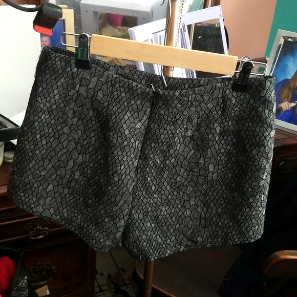 Sam suchi reptile print silver and black shorts - Picture 2 of 3